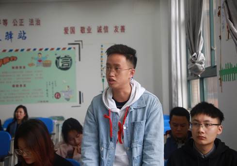 说明: E:\办公资料\照片与视频\beat365中国官网工作图片\2020年\10月\15日——赵福菓副书记参加马院学生党支部党日活动\精选图片\AB3A0108.JPG