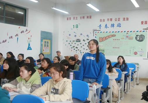 说明: E:\办公资料\照片与视频\beat365中国官网工作图片\2020年\10月\15日——赵福菓副书记参加马院学生党支部党日活动\精选图片\AB3A0083.JPG