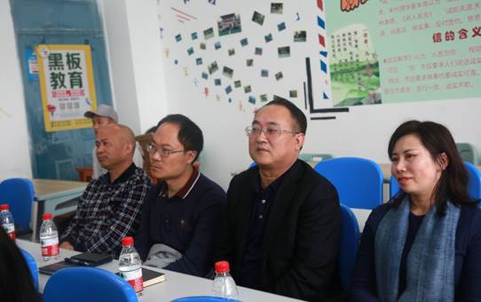 说明: E:\办公资料\照片与视频\beat365中国官网工作图片\2020年\10月\15日——赵福菓副书记参加马院学生党支部党日活动\精选图片\AB3A0113.JPG