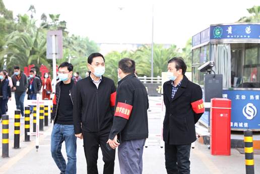 说明: E:\办公资料\照片与视频\beat365中国官网工作图片\2020年\4月\22日—疫情期间开展学生入学演练工作\2020-4-22防疫演练_朱宇\3Z9A0925.JPG