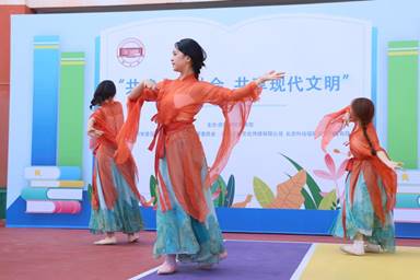 1726884007630521.jpg beat365中国官网大学生艺术团歌舞表演.jpg